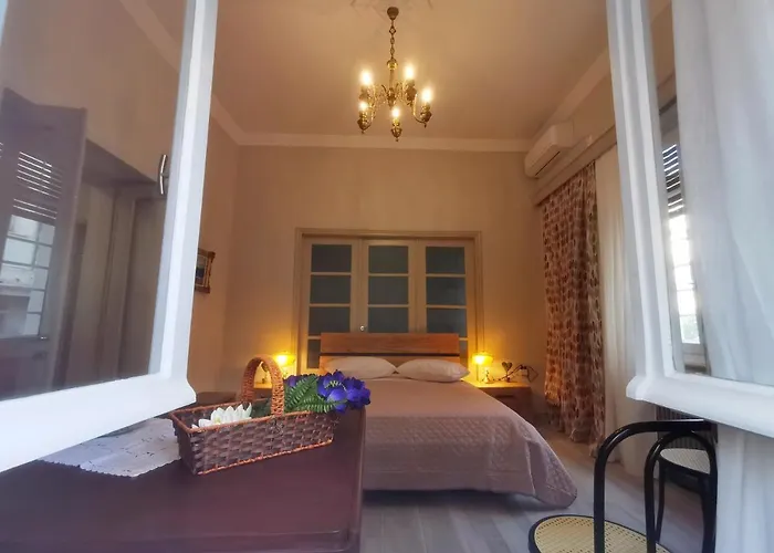 The Traditional Athenian House For 6, Near Metro