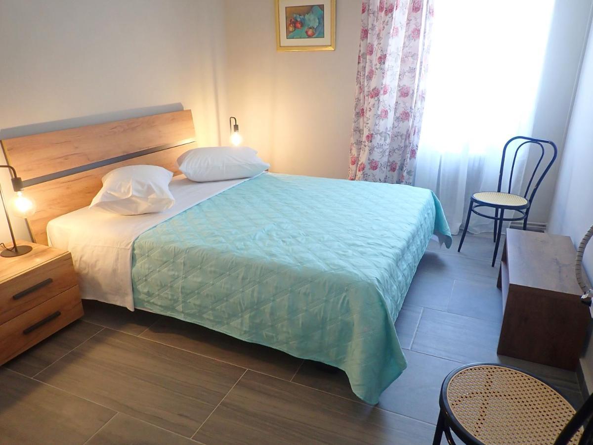 The Traditional Athenian House For 6, Near Metro