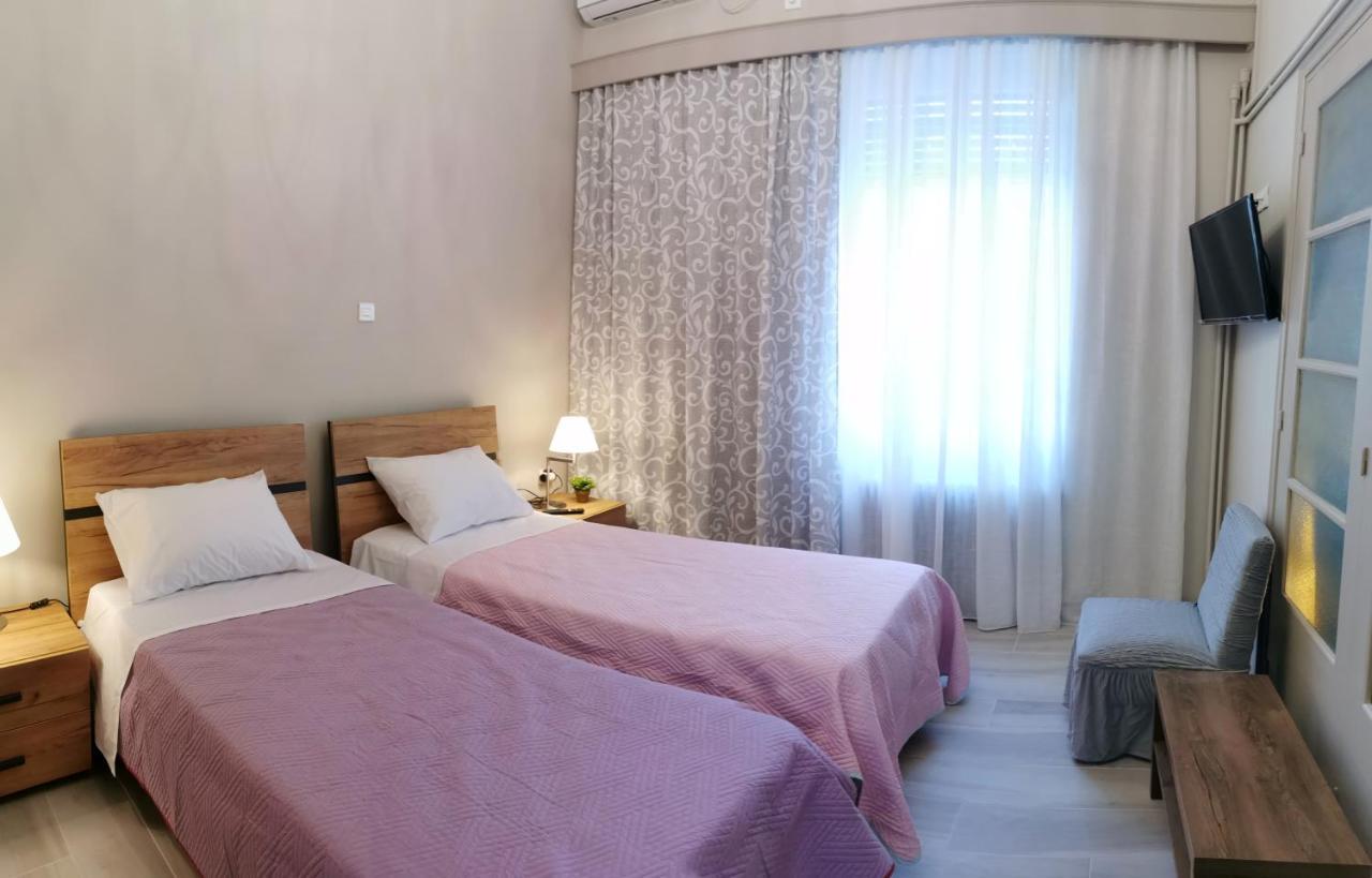 The Traditional Athenian House For 6, Near Metro Athènes