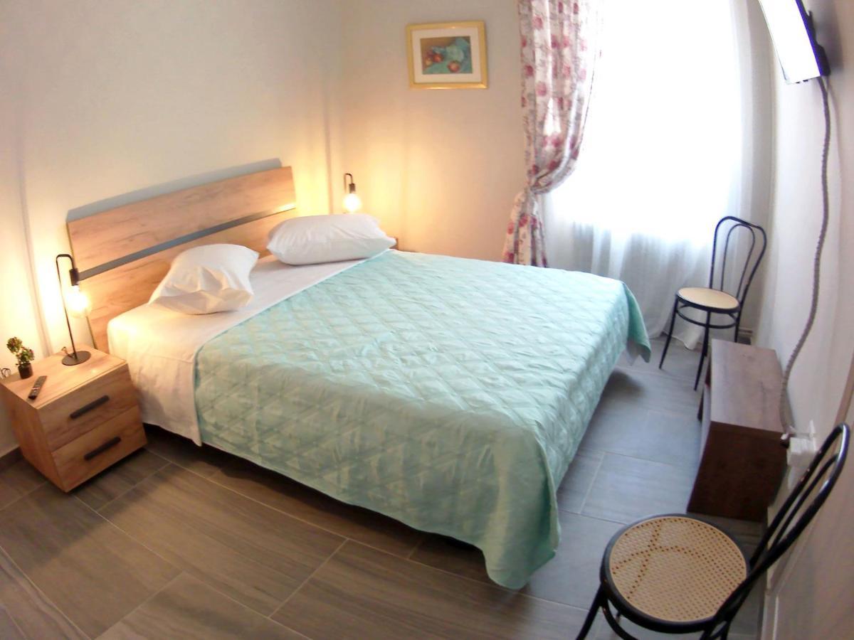 The Traditional Athenian House For 6, Near Metro אתונה