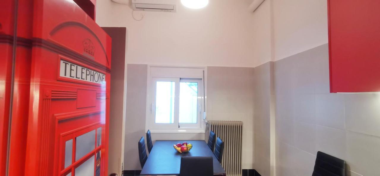 The Traditional Athenian House For 6, Near Metro דירה אתונה