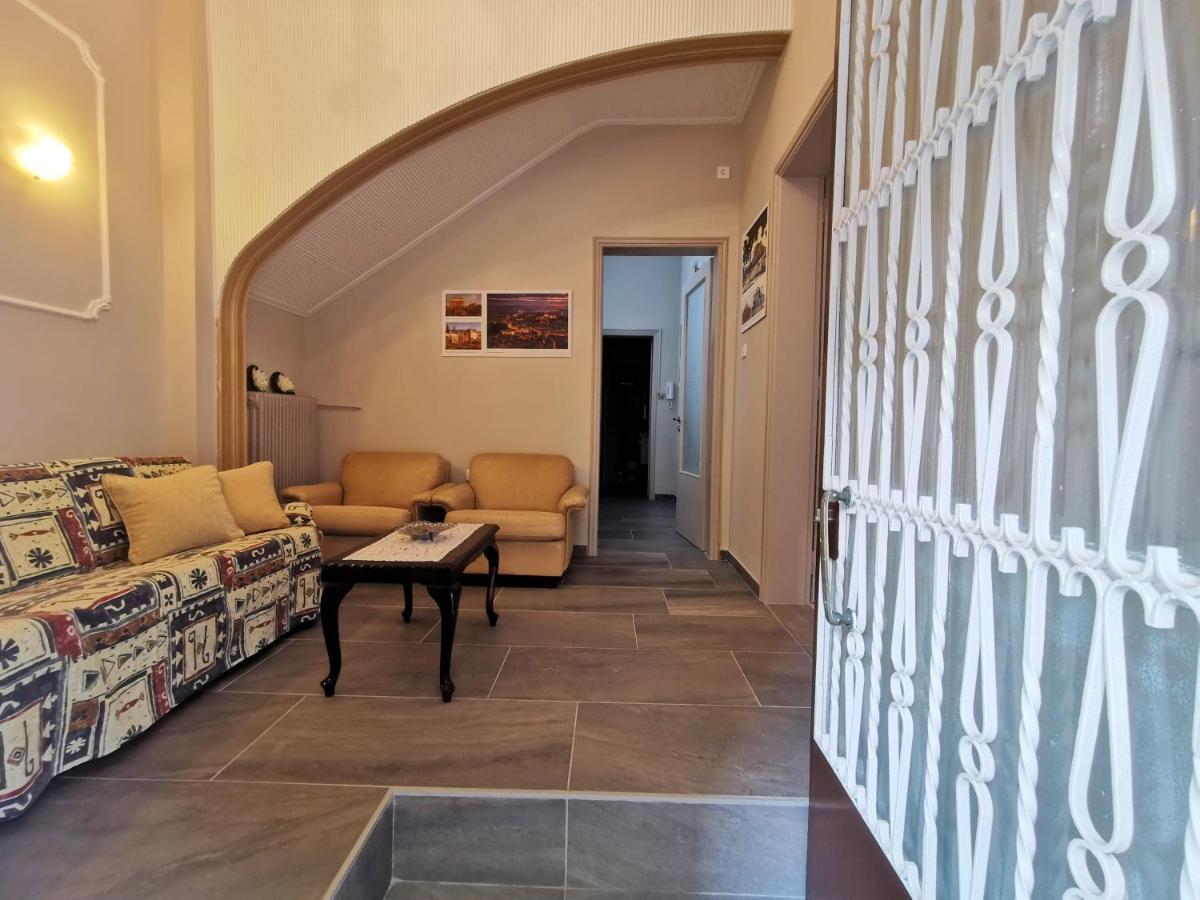 The Traditional Athenian House For 6, Near Metro דירה אתונה